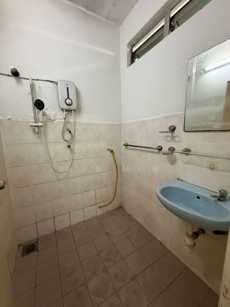 1-storey Terraced House for Sale in Jalan Klang Lama (Old Klang Road) (Kuala Lumpur) - Mun Mun - Bathroom - PropertyGuru.com.my