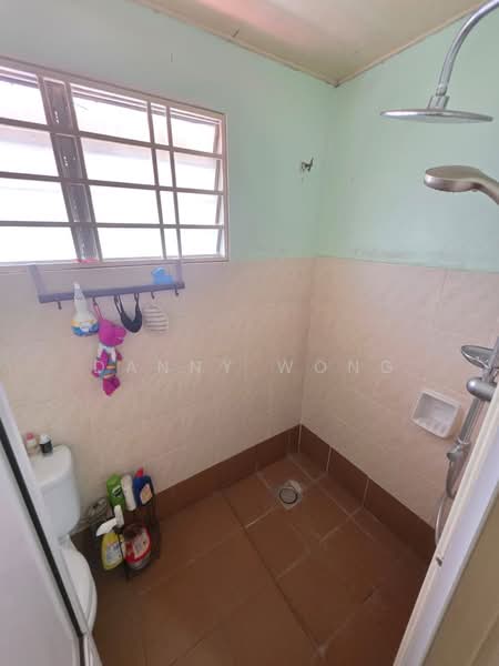 2-storey Terraced House for Sale in Sungai Buloh (Selangor) - Danny Wong - Bathroom - PropertyGuru.com.my