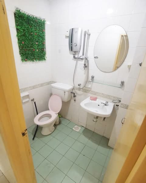 2-storey Terraced House for Sale in Kota Kemuning (Shah Alam) - Jim Ling - Bathroom - PropertyGuru.com.my