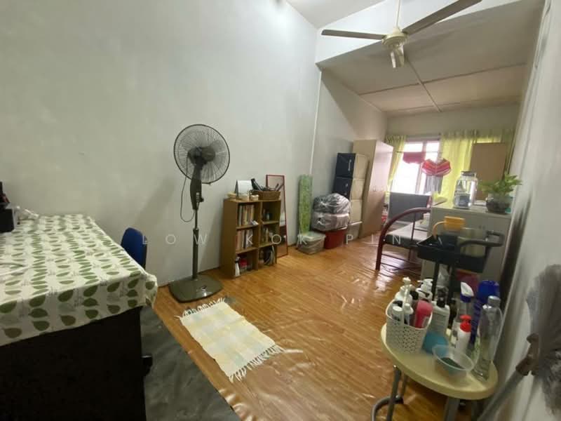 2-storey Terraced House for Sale in SS2 (Petaling Jaya) - Low Kok Pin - Living Room - PropertyGuru.com.my
