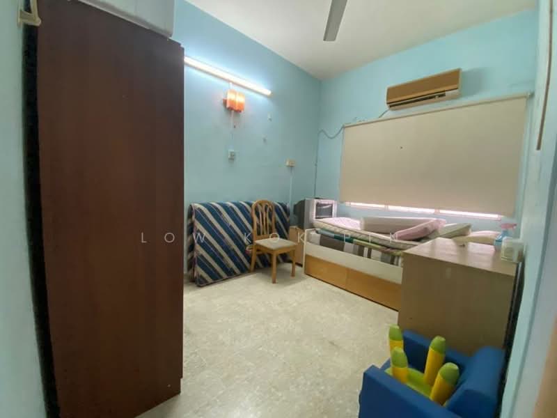 2-storey Terraced House for Sale in SS2 (Petaling Jaya) - Low Kok Pin - Bedroom - PropertyGuru.com.my