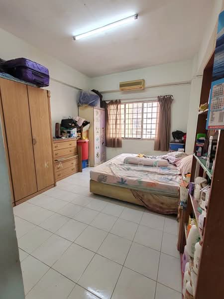 Apartment for Sale at Prima Saujana - Kathy Pong - Bedroom - PropertyGuru.com.my