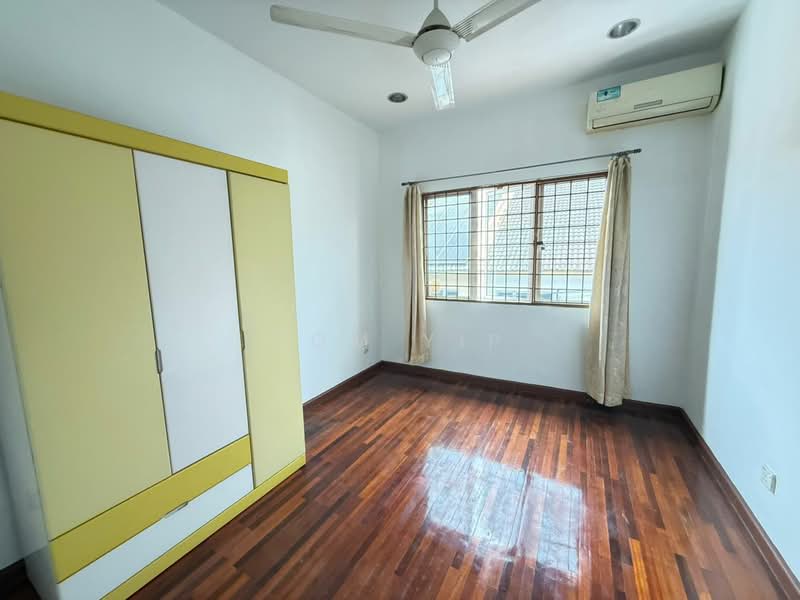 2-storey Terraced House for Sale in Taman Sri Putra Mas (Sungai Buloh) - Tom Yip - Bedroom - PropertyGuru.com.my