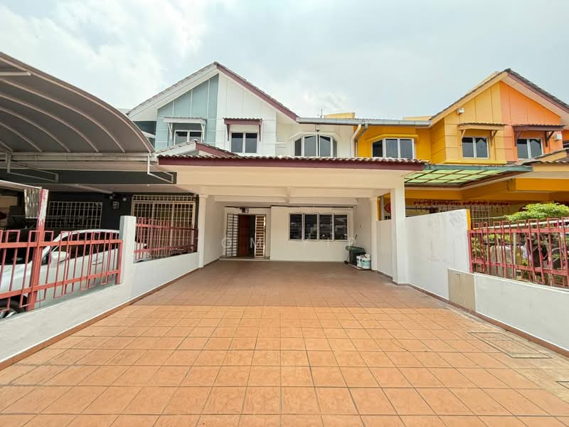 2-storey Terraced House for Sale in Taman Sri Putra Mas (Sungai Buloh) - Tom Yip - Exterior - PropertyGuru.com.my
