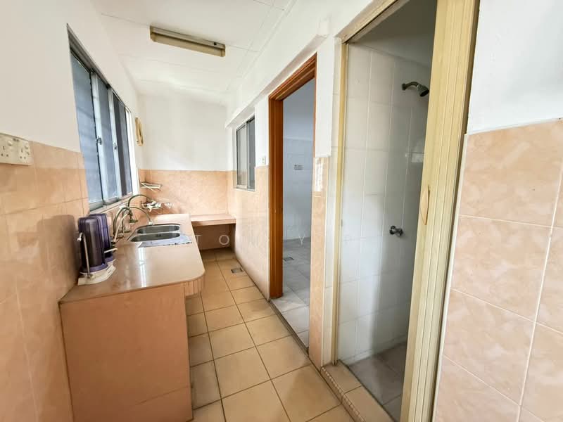 2-storey Terraced House for Sale in Taman Sri Putra Mas (Sungai Buloh) - Tom Yip - Kitchen - PropertyGuru.com.my