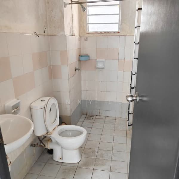 Condominium for Sale at Nusa Mewah Villa Condominium - Danny Lee - Bathroom - PropertyGuru.com.my