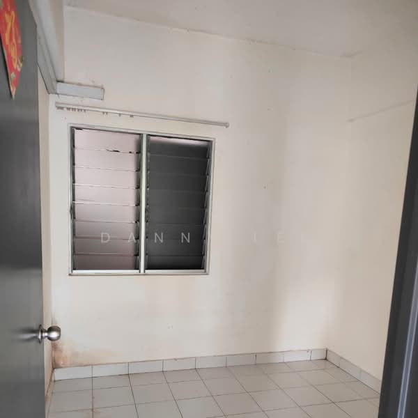 Condominium for Sale at Nusa Mewah Villa Condominium - Danny Lee - Interior - PropertyGuru.com.my