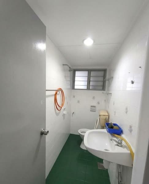 Pangsapuri untuk Disewa di Pangsapuri Seri Gembira - Eddy Lee - Bathroom - PropertyGuru.com.my