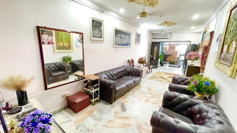 Rumah Teres 1 Tingkat untuk Dijual di Taman Pandan Jaya (Ampang) - Firdaus Husin - Living Room - PropertyGuru.com.my