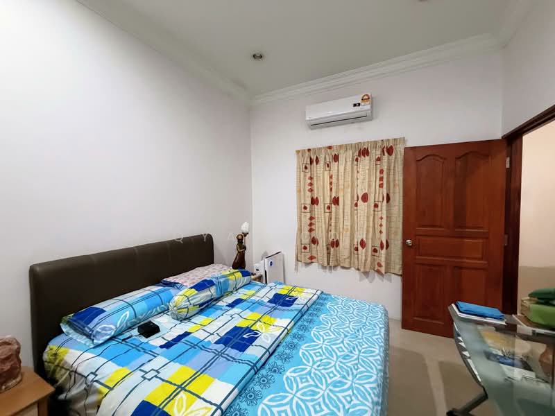 Rumah Teres 1 Tingkat untuk Dijual di Taman Jelutong (Jelutong) - Qyan Goh - Bedroom - PropertyGuru.com.my