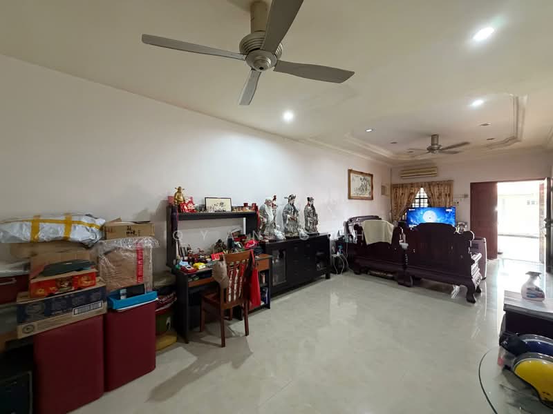 Rumah Teres 1 Tingkat untuk Dijual di Taman Jelutong (Jelutong) - Qyan Goh - Living Room - PropertyGuru.com.my