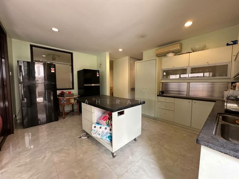 Rumah Berkembar untuk Dijual di Sri Hartamas (Kuala Lumpur) - Mahirah . - Kitchen - PropertyGuru.com.my