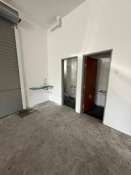 Shop / Office for Rent in Senai (Johor) - Alviss Tay - Bathroom - PropertyGuru.com.my