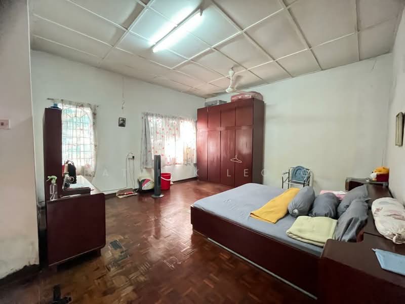 2-storey Terraced House for Sale in Taman Mutiara Subang (Shah Alam) - Patrick Leong - Bedroom - PropertyGuru.com.my