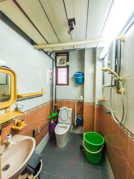 Pangsapuri untuk Dijual di Apartment Arena Shamelin - Aaron Wong - Bathroom - PropertyGuru.com.my