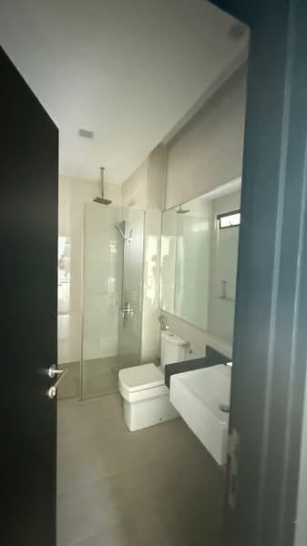 Semi-Detached House for Sale in Leisure Farm (Gelang Patah) - Alvin Seah - Bathroom - PropertyGuru.com.my