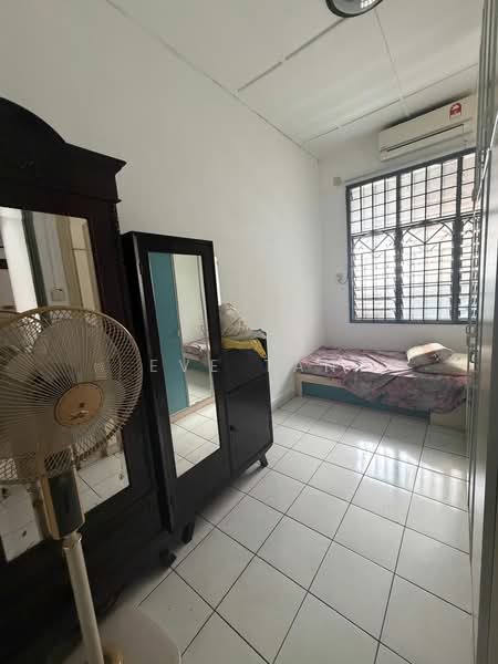 1.5-storey Terraced House for Rent in Johor Bahru (Johor) - Eve Tan - Bedroom - PropertyGuru.com.my