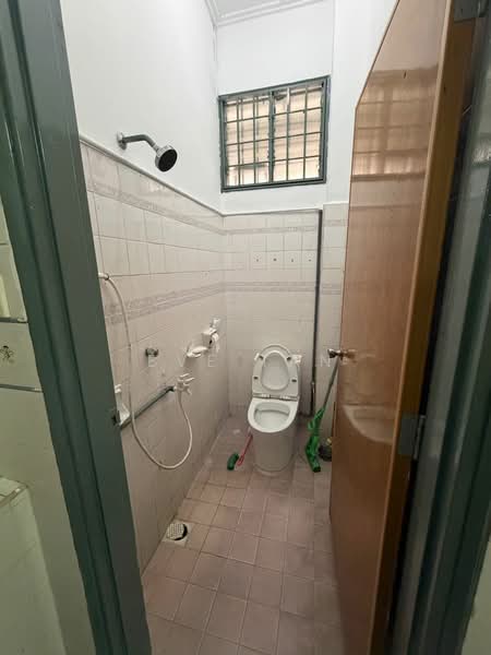 1.5-storey Terraced House for Rent in Johor Bahru (Johor) - Eve Tan - Bathroom - PropertyGuru.com.my
