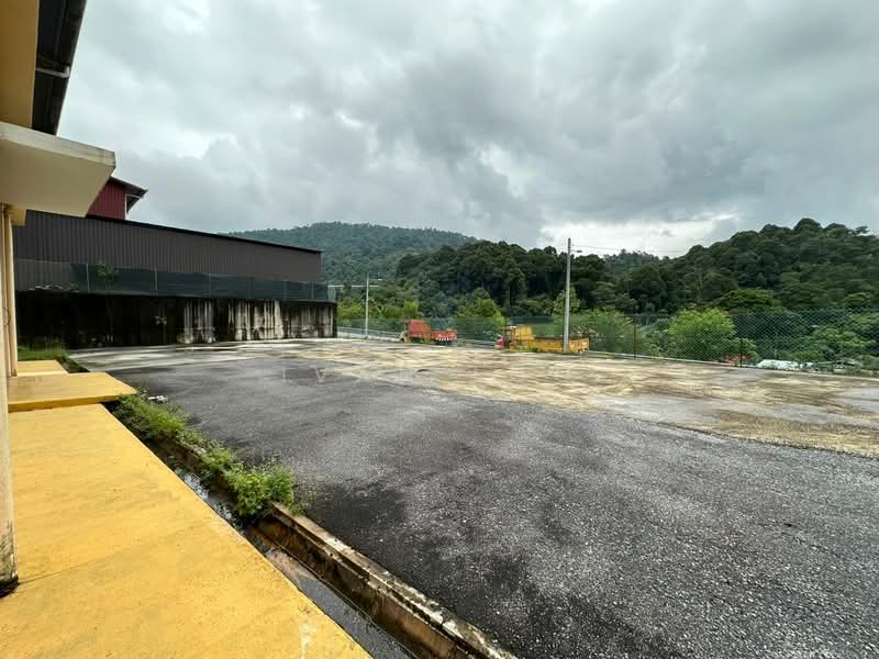 Semi-D Factory for Sale in Rawang (Selangor) - Ivan Loo - Exterior - PropertyGuru.com.my