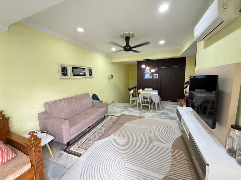 Townhouse for Sale in Subang Bestari (Shah Alam) - Patrick Leong - Living Room - PropertyGuru.com.my
