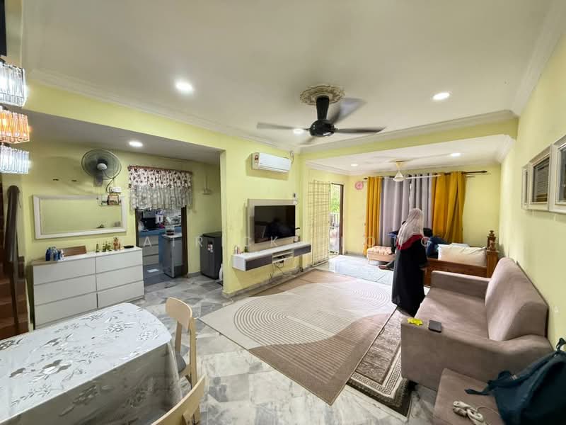 Townhouse for Sale in Subang Bestari (Shah Alam) - Patrick Leong - Living Room - PropertyGuru.com.my