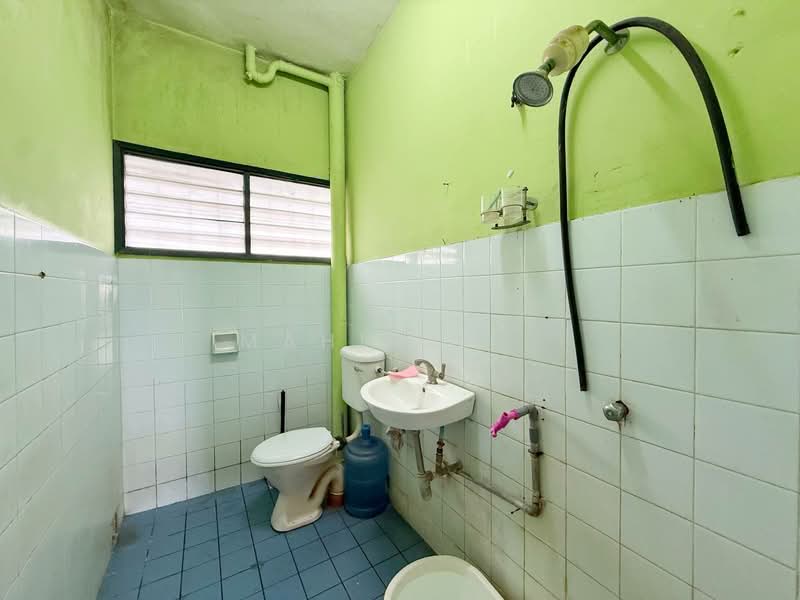 2-storey Terraced House for Sale in Ampang Jaya (Ampang) - Mahirah . - Bathroom - PropertyGuru.com.my