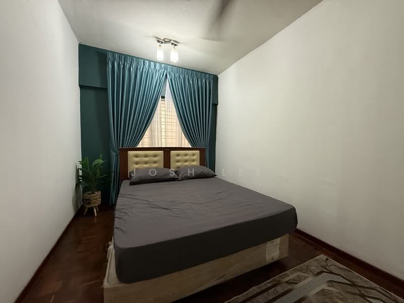 Condominium for Rent at Pelangi Indah Condominium - Josh Lee - Bedroom 2 - PropertyGuru.com.my