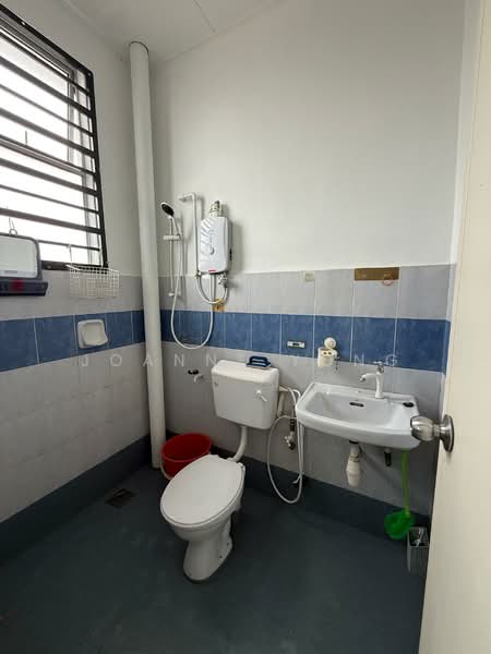 Rumah Teres 2 Tingkat untuk Dijual di Taman Bestari Indah (Ulu Tiram) - JOANNE YONG - Bathroom - PropertyGuru.com.my