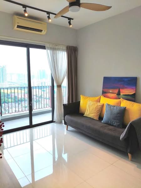 Servis Apartment untuk Disewa di DEX Suites 2.0 (Tower B) @ Kiara East - Zehan Zaki - Living Room - PropertyGuru.com.my