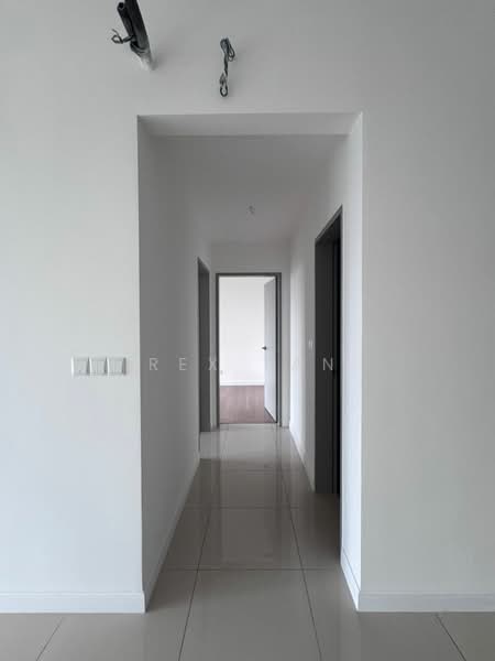 Kondominium untuk Disewa di Skyline KL - Rex Tan - Corridor - PropertyGuru.com.my