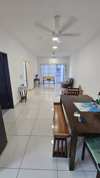 Kondominium untuk Disewa di The Holmes 2 - KINKI CHAN - Living Room - PropertyGuru.com.my