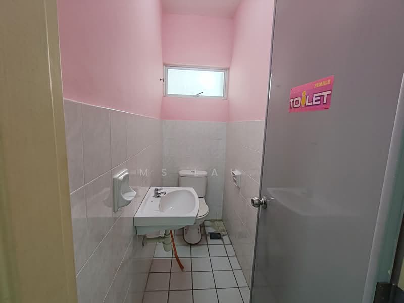 Shop / Office for Rent in Jalan Ipoh (Kuala Lumpur) - Ms Lau. - Bathroom - PropertyGuru.com.my