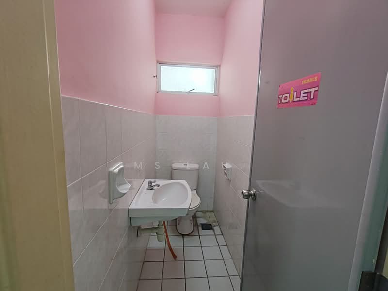 Shop / Office for Rent in Jalan Ipoh (Kuala Lumpur) - Ms Lau. - Bathroom - PropertyGuru.com.my