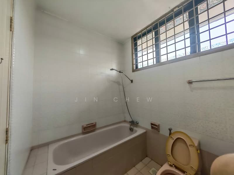 2-storey Terraced House for Rent in Johor Bahru (Johor) - Jin Chew - Bathroom - PropertyGuru.com.my