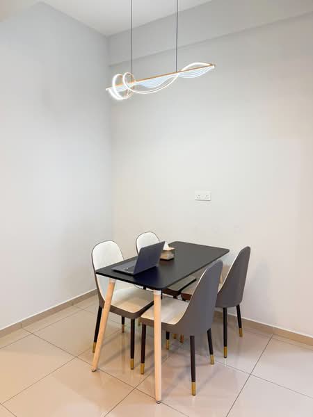 Servis Apartment untuk Disewa di MARC Residences - Adrian Foo - Dining Room - PropertyGuru.com.my