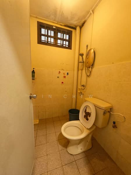 1.5-storey Terraced House for Sale in Johor Bahru (Johor) - Jin Chew - Bathroom - PropertyGuru.com.my