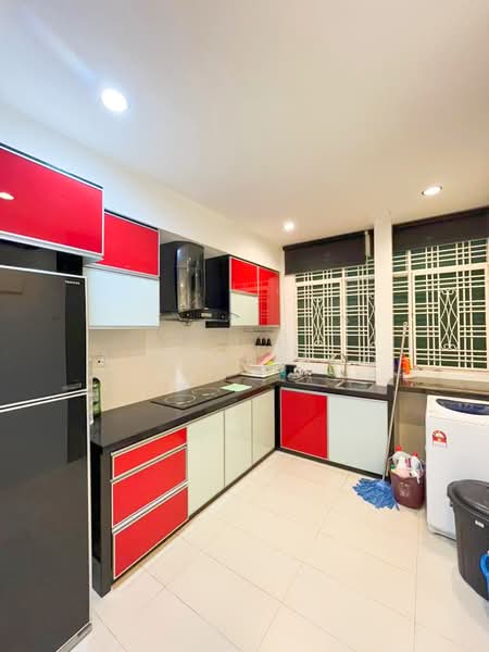 Kondominium untuk Disewa di Cassia Resort Condominium - Adrian Foo - Kitchen - PropertyGuru.com.my