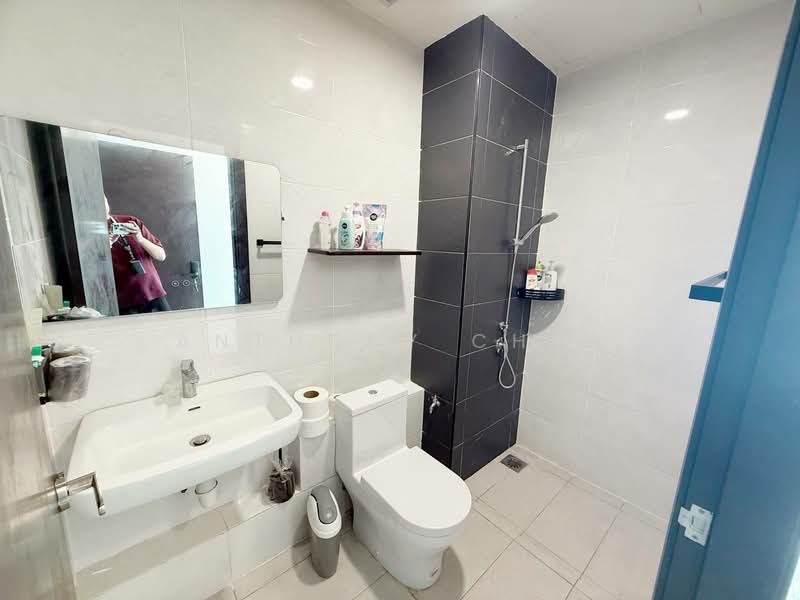 Service Residence for Sale at Wave @ Marina Cove - Anthony Chen - Bathroom - PropertyGuru.com.my