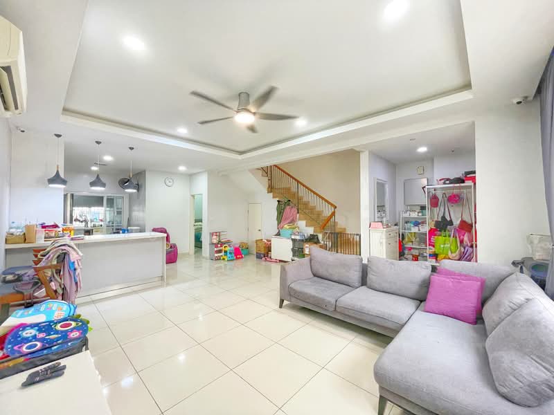 2-storey Terraced House for Sale in Cyberjaya (Selangor) - Ashraf Azwan - Living Room - PropertyGuru.com.my
