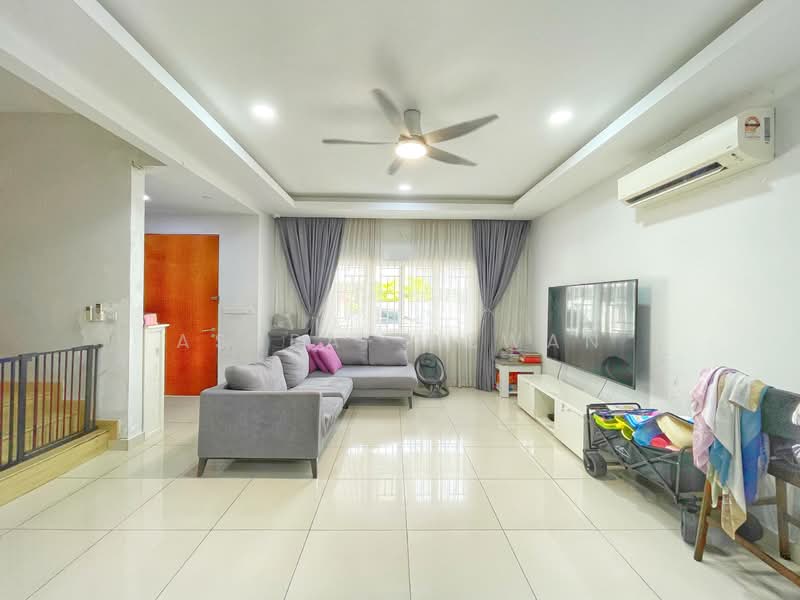 2-storey Terraced House for Sale in Cyberjaya (Selangor) - Ashraf Azwan - Living Room - PropertyGuru.com.my
