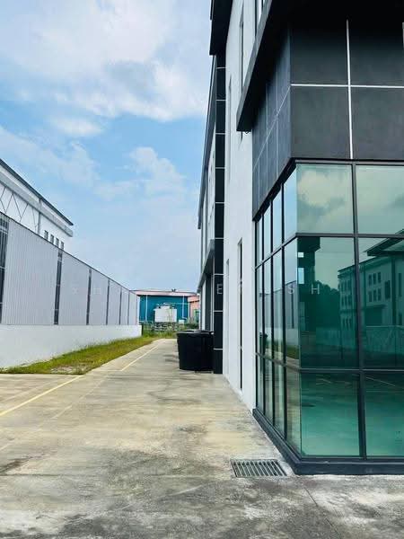 Factory for Rent in Rawang (Selangor) - Sharveenesh V - Exterior - PropertyGuru.com.my