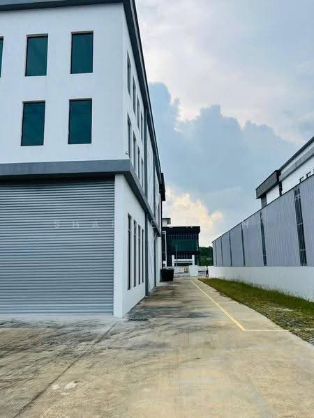 Factory for Rent in Rawang (Selangor) - Sharveenesh V - Exterior - PropertyGuru.com.my