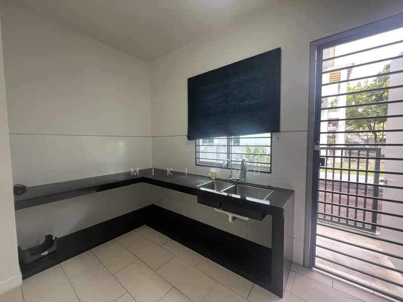 2-storey Terraced House for Rent in Bandar Saujana Putra (Tanjong Duabelas) - Miki You - Kitchen - PropertyGuru.com.my