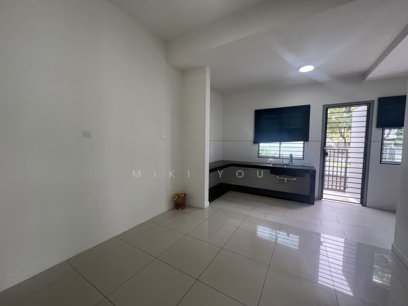 2-storey Terraced House for Rent in Bandar Saujana Putra (Tanjong Duabelas) - Miki You - Kitchen - PropertyGuru.com.my