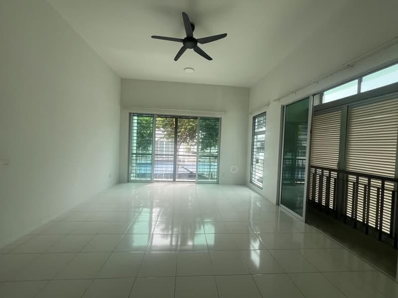 2-storey Terraced House for Rent in Bandar Saujana Putra (Tanjong Duabelas) - Miki You - Living Room - PropertyGuru.com.my