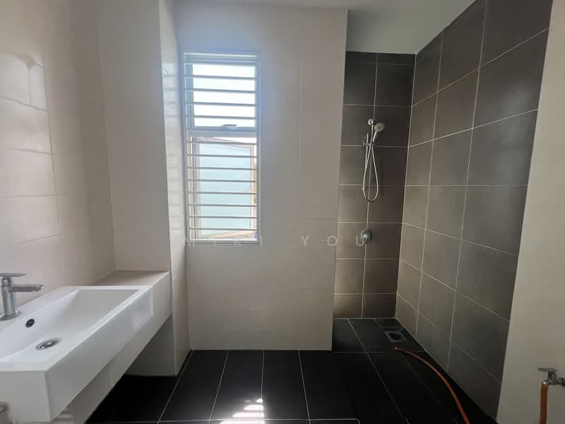 2-storey Terraced House for Rent in Bandar Saujana Putra (Tanjong Duabelas) - Miki You - Bathroom - PropertyGuru.com.my
