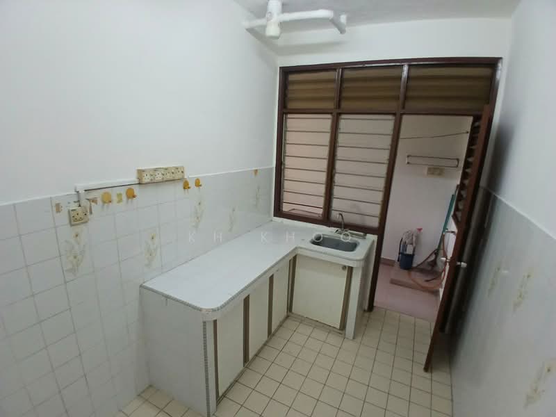 Pangsapuri untuk Disewa di Subang Perdana Goodyear Court 7 - KH Khoo - Kitchen - PropertyGuru.com.my