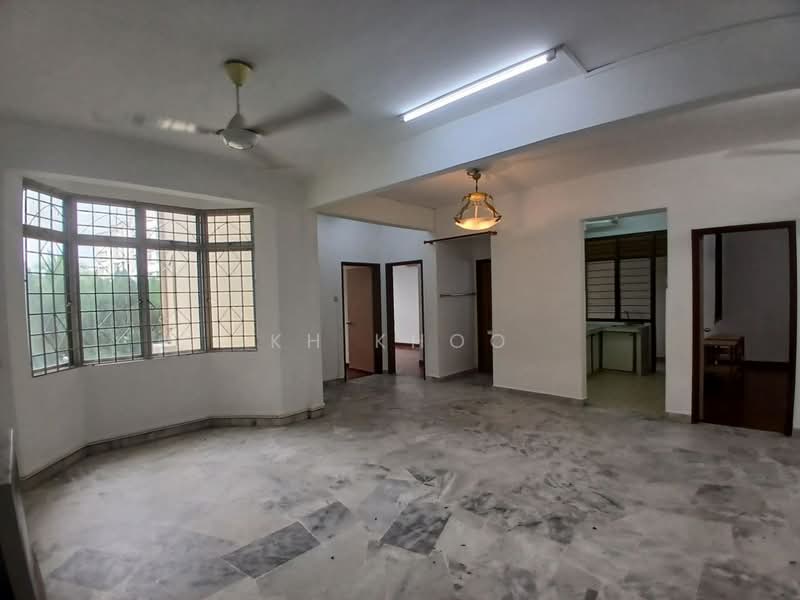 Pangsapuri untuk Disewa di Subang Perdana Goodyear Court 7 - KH Khoo - Living Room - PropertyGuru.com.my