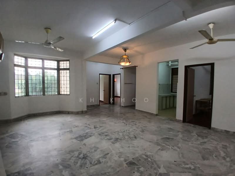 Pangsapuri untuk Disewa di Subang Perdana Goodyear Court 7 - KH Khoo - Living Room - PropertyGuru.com.my