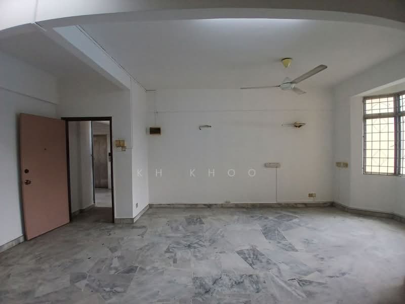 Pangsapuri untuk Disewa di Subang Perdana Goodyear Court 7 - KH Khoo - Living Room - PropertyGuru.com.my